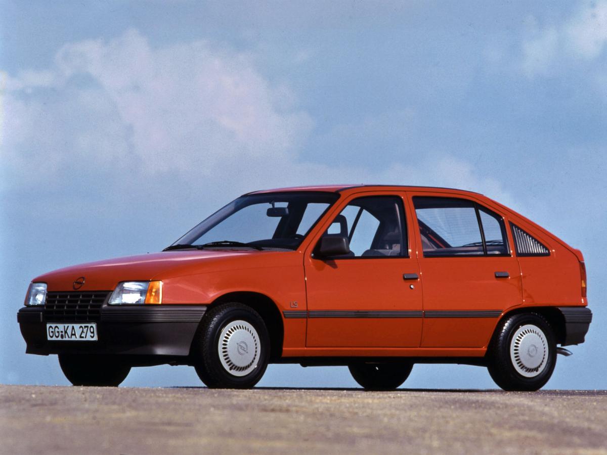 Скло вітрове Opel Kadett E/Combo A (Седан, Комбі, Хетчбек) (1984-1991)
